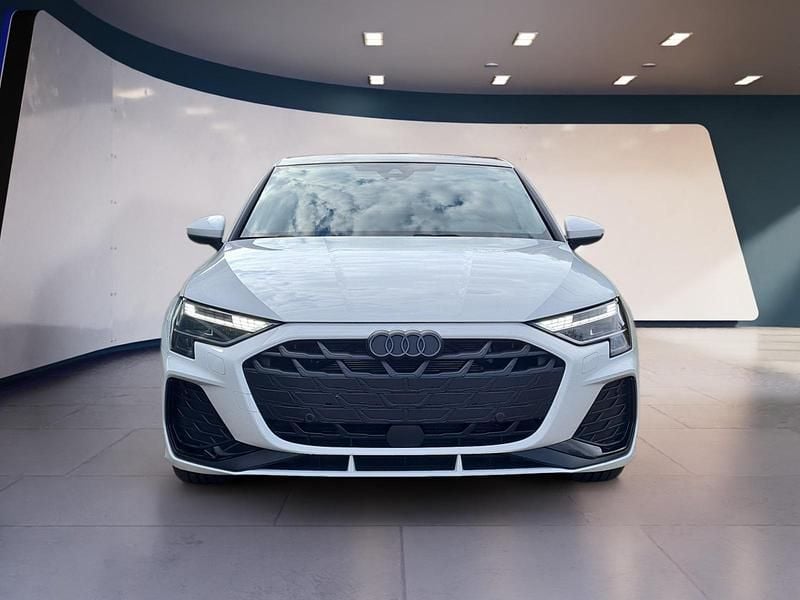 Gebraucht Audi A3 S-Line 150 PS (110 kW) 2024 Arkonaweiß Limousine