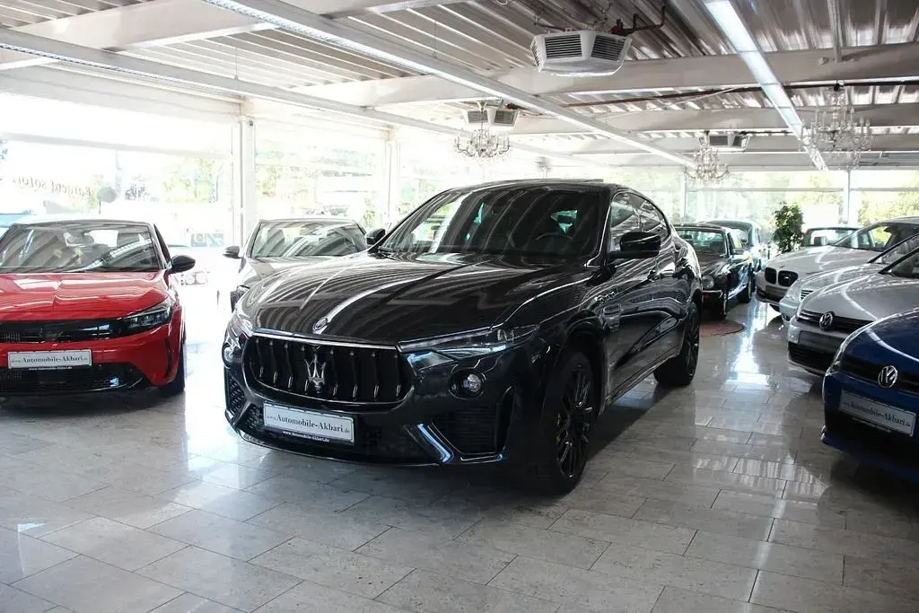 Gebraucht Maserati Levante 430 PS (316 kW) 2021 Schwarz SUV