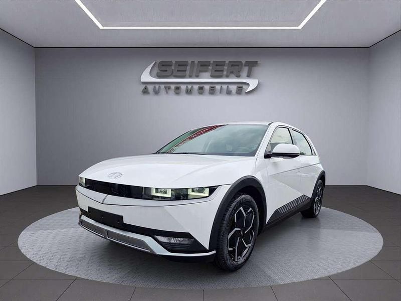 Atlas white Gebraucht 2024 Hyundai Ioniq Dynamiq Kleinwagen | 38.250 € - Bild 1/4