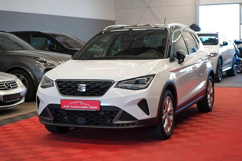 Weiß Gebraucht 2021 Seat Arona FR SUV | 15.490 € (Guter Preis) - Bild 1/4