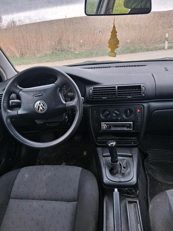 Usata VW Passat 101 CV (74 kW) 1998 Blu Station wagon