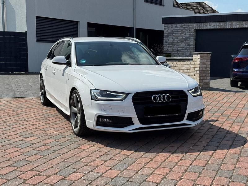 Weiß Gebraucht 2015 Audi A4 S-Line Kombi | 16.900 € (Teuer) - Bild 1/4