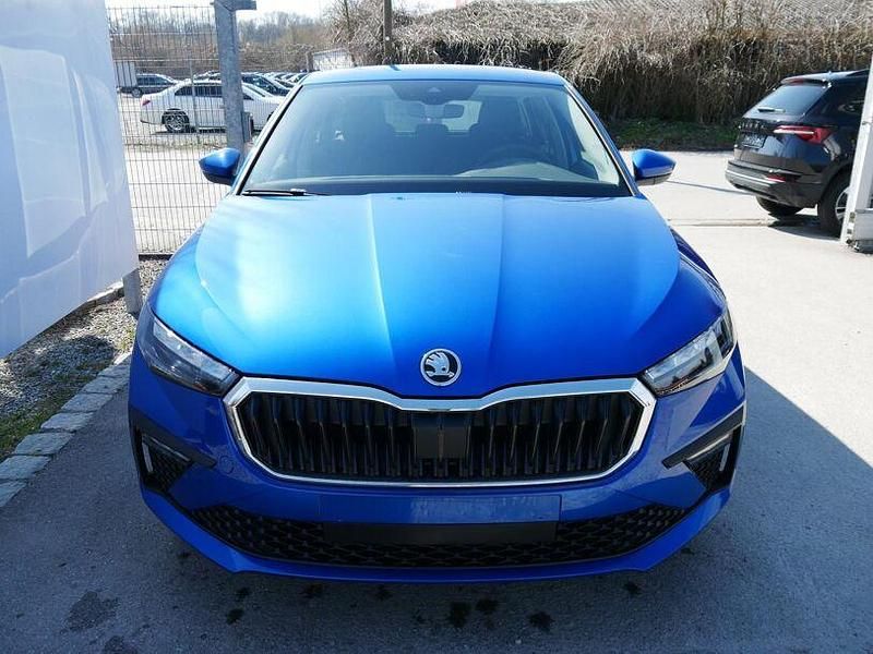 Neu Skoda Scala Selection 150 PS (110 kW) 2026 Blau Kleinwagen