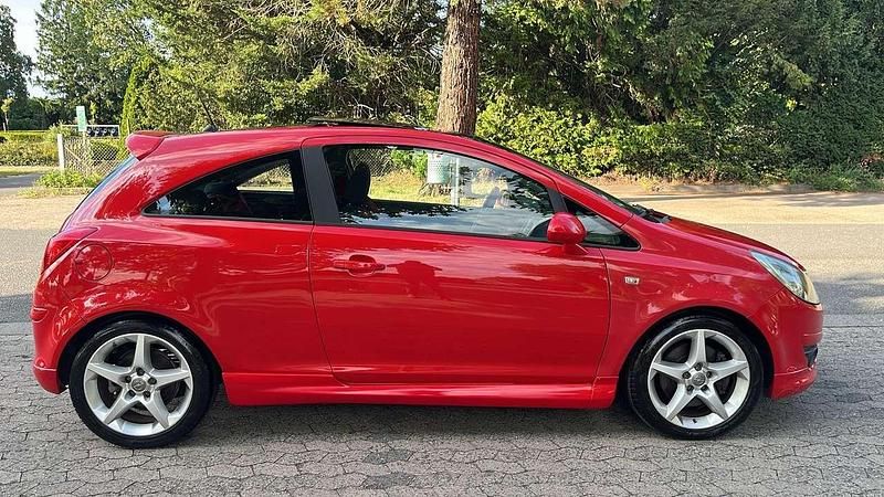 Gebraucht Opel Corsa 150 PS (110 kW) 2008 Magma rot (b) Kleinwagen
