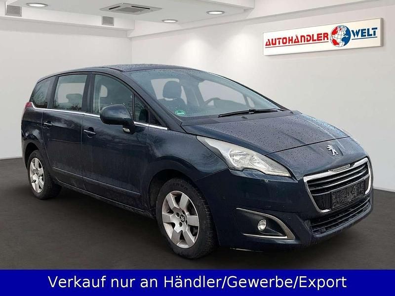 Gebraucht Peugeot 5008 Active 114 PS (83 kW) 2015 Blau Kombi