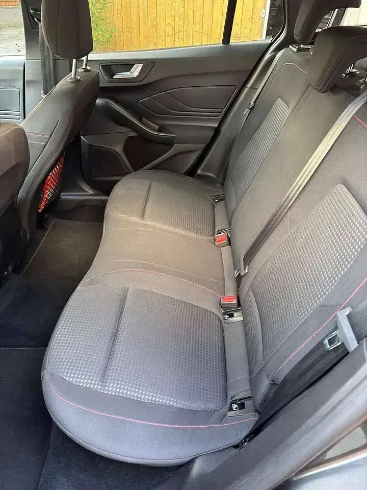 Gebraucht Ford Focus ST-Line 125 PS (91 kW) 2020 Grau Kombi