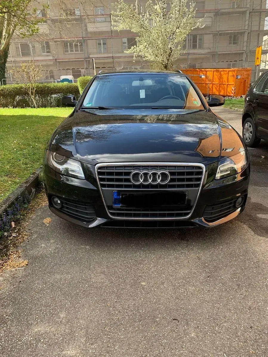 Käytetty Audi A4 Ambition 143 HP (105 kW) 2011 Musta Farmari