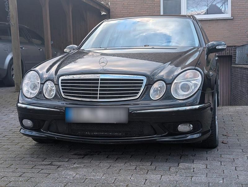 Gebraucht Mercedes E500 AMG 306 PS (225 kW) 2005 Schwarz Limousine