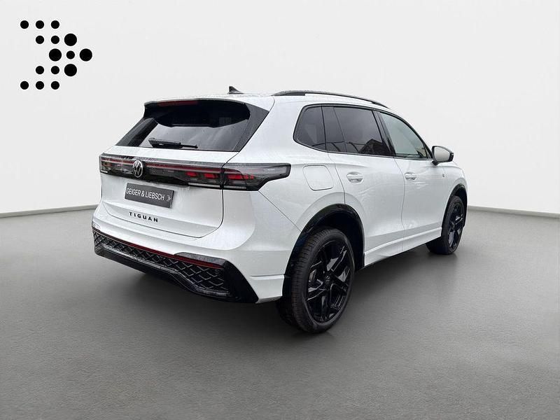 Gebraucht VW Tiguan R-line 193 PS (141 kW) 2026 Weiß SUV
