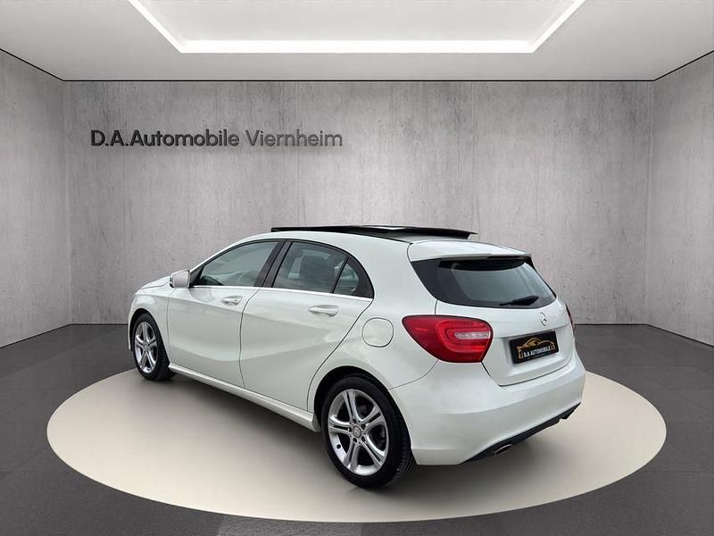 Gebraucht Mercedes A180 122 PS (89 kW) 2013 Weiß Limousine