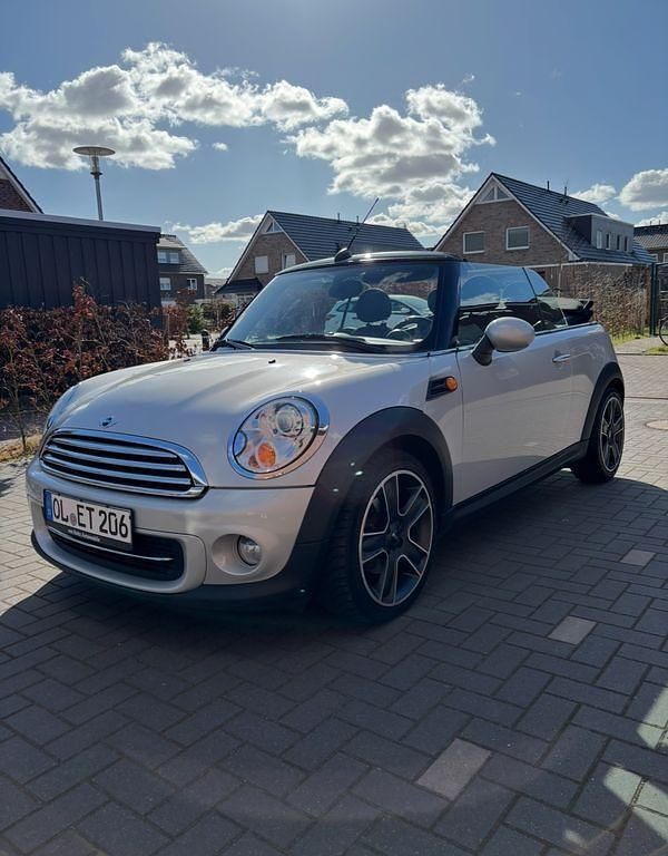 Grau Gebraucht 2011 Mini Cooper Cabriolet Cabrio | 7.300 € (Fairer Preis) - Bild 1/4