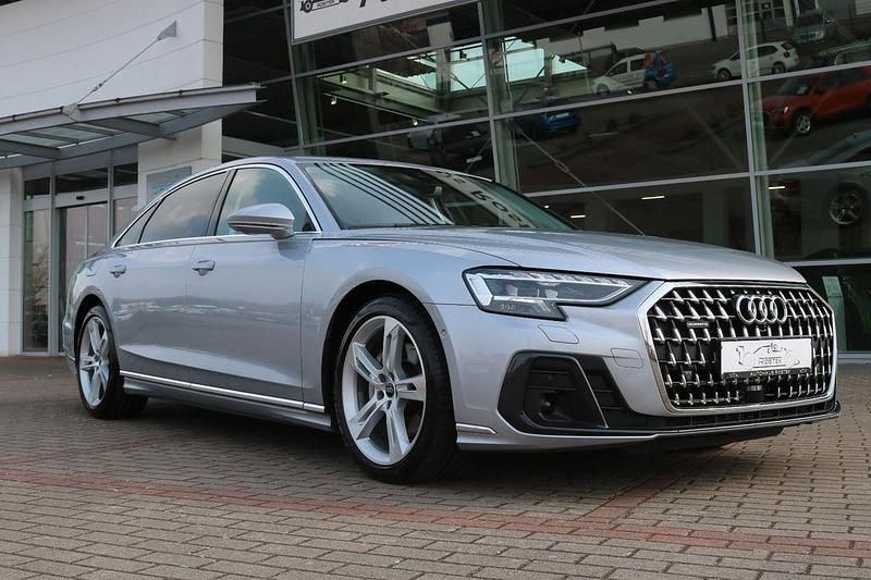 Silber Gebraucht 2024 Audi A8L Sport Limousine | 63.900 € (Fairer Preis) - Bild 1/4