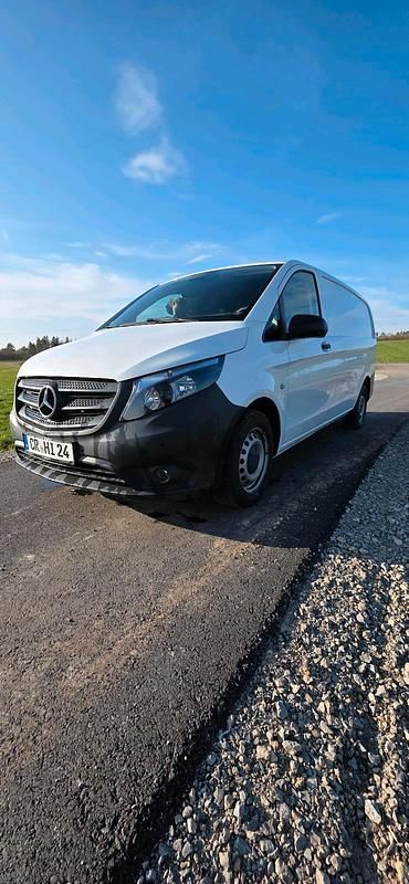 Weiß Gebraucht 2019 Mercedes Vito Van / Kleinbus | 18.000 € - Bild 1/4