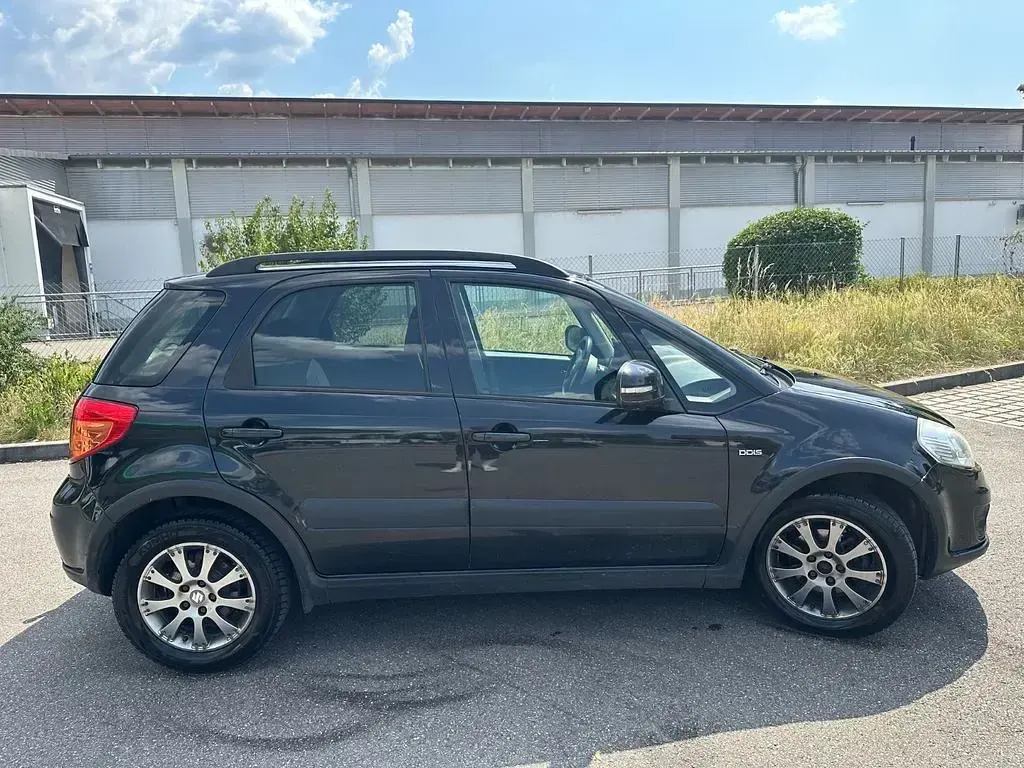 Gebraucht Suzuki SX4 Club 135 PS (99 kW) 2012 Schwarz Limousine