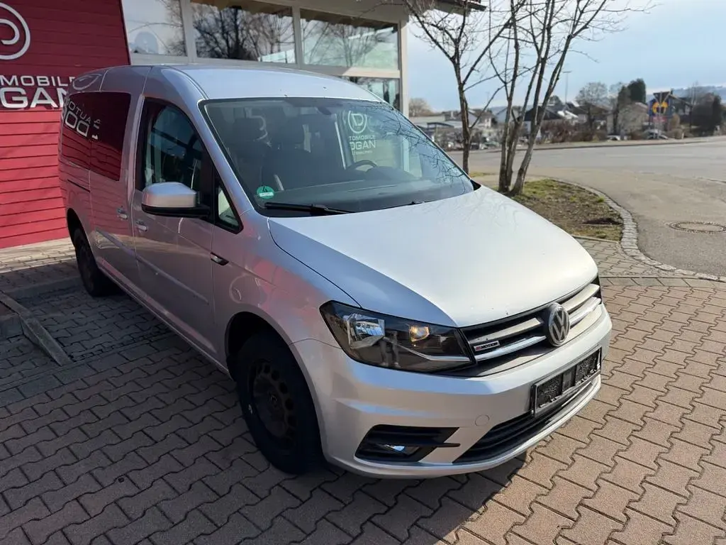 Gebraucht VW Caddy Maxi 122 PS (89 kW) 2016 Silber Van / Kleinbus