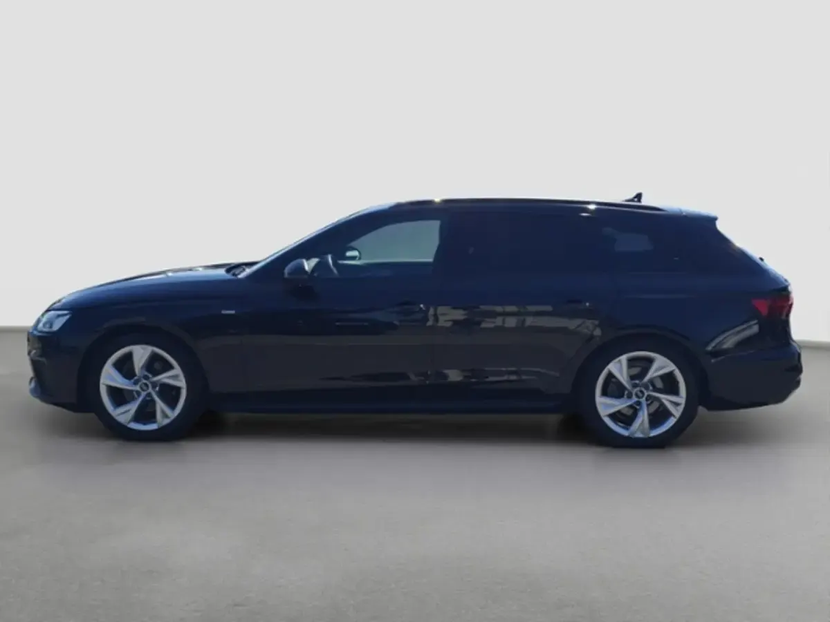 Gebraucht Audi A4 S-Line 150 PS (110 kW) 2023 Schwarz (mythosschwarz metallic) Kombi