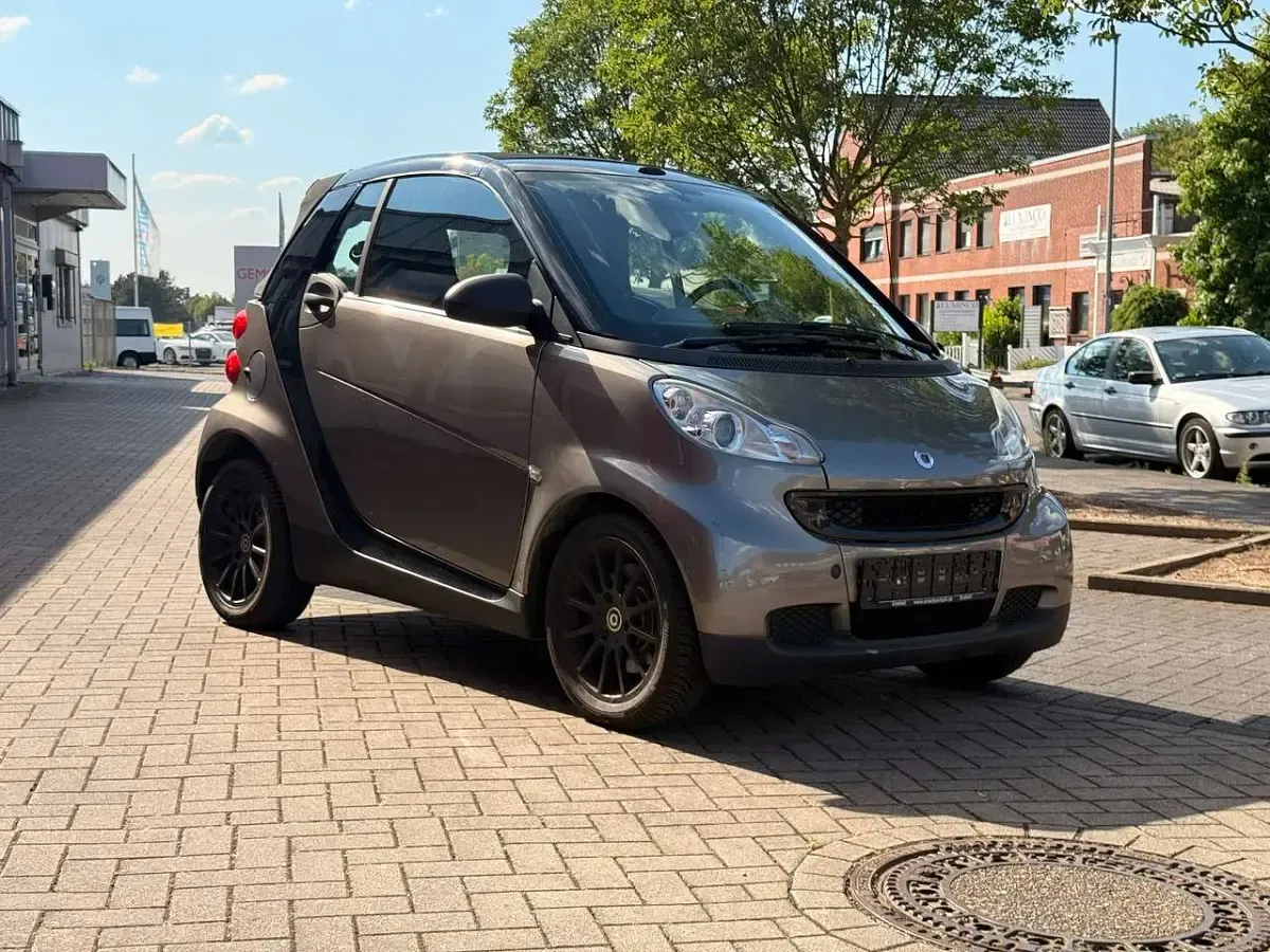 Gebraucht Smart ForTwo Cabrio Passion 71 PS (52 kW) 2010 Tridionzelle schwarz Cabrio