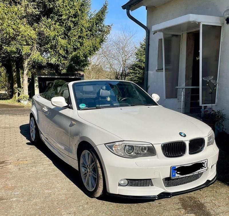 Weiß Gebraucht 2012 BMW 120 Cabriolet Performance Cabrio | 10.000 € (Fairer Preis) - Bild 1/4