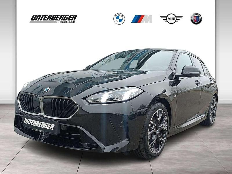 Black sapphire Neu 2025 BMW 120 M Sport Kleinwagen | 42.100 € (Etwas zu teuer) - Bild 1/4