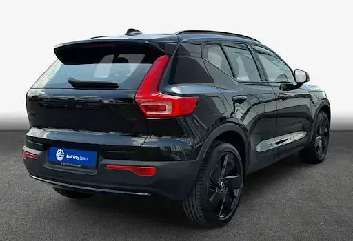 Gebraucht Volvo XC40 Plus 163 PS (119 kW) 2025 Onyx schwarzmetallic SUV