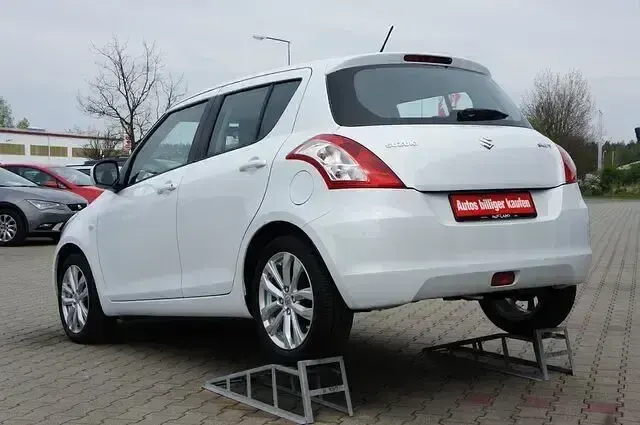 Gebraucht Suzuki Swift 94 PS (69 kW) 2016 Weiß Kleinwagen
