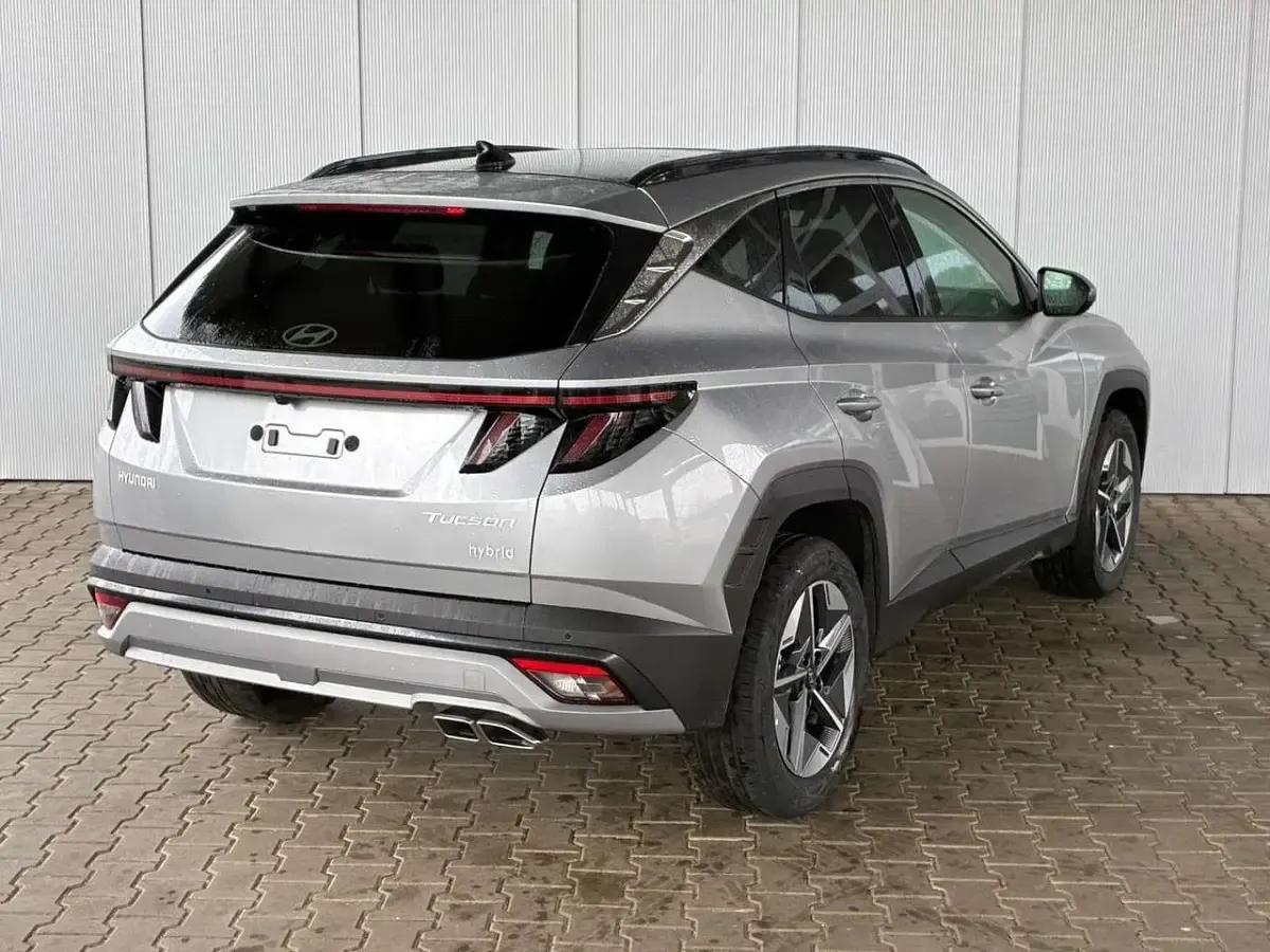 Neu Hyundai Tucson 215 PS (158 kW) 2025 Shimmering silver SUV
