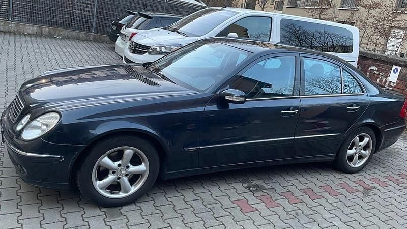 Gebraucht Mercedes E220 Avantgarde 150 PS (110 kW) 2002 Limousine