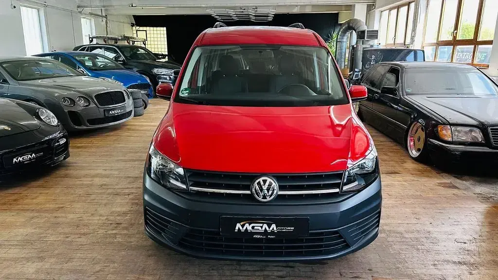 Gebraucht VW Caddy Beach 102 PS (75 kW) 2019 Rot Van / Kleinbus