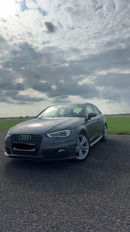 Grau Gebraucht 2014 Audi A3 S-Line Limousine | 11.000 € (Superpreis) - Bild 1/4