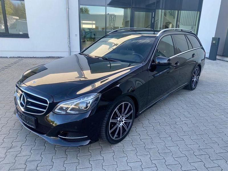 Second-hand Mercedes E250 204 CP (150 kW) 2015 Negru Break
