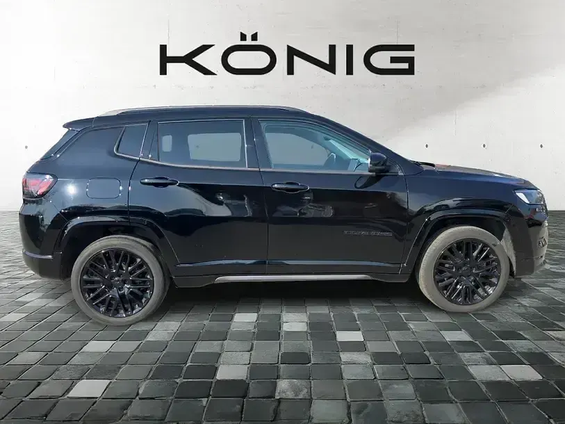 Second-hand Jeep Compass Altitude 131 CP (96 kW) 2023 Negru SUV