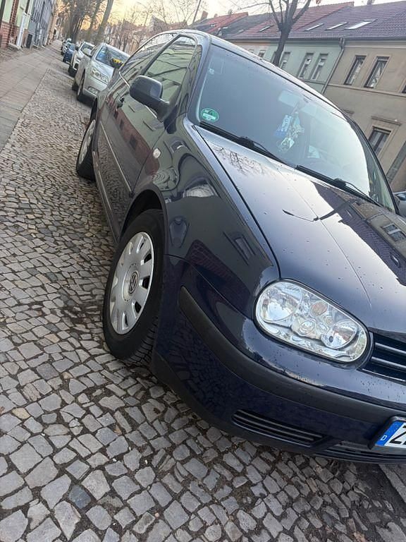 Gebraucht VW Golf IV Basis 75 PS (55 kW) 2002 Blau Kleinwagen