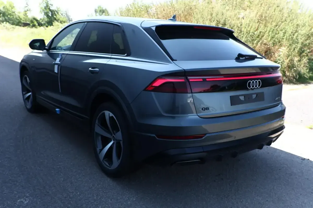 Neu Audi Q8 Design 286 PS (210 kW) 2026 Daytonagrau perleffekt SUV