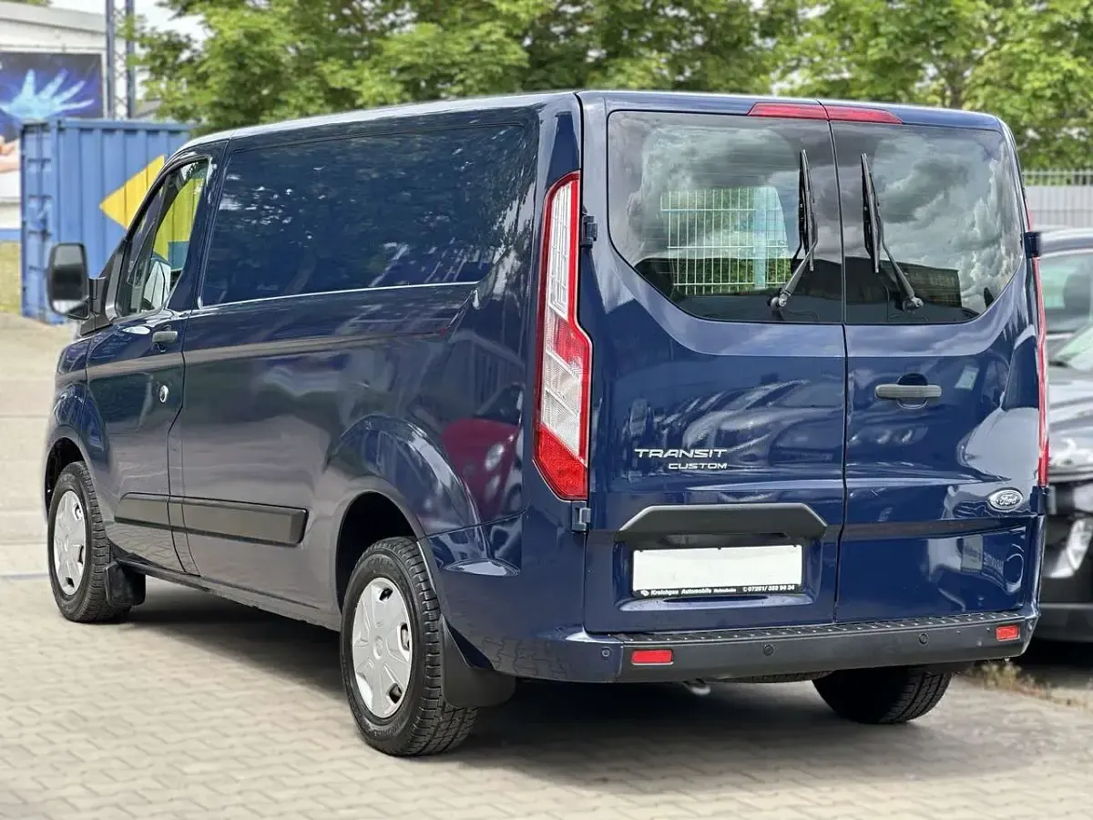 Gebraucht Ford Transit 105 PS (77 kW) 2022 Blazerblau Van / Kleinbus