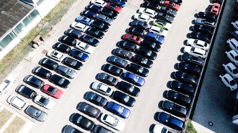 Gebraucht Mercedes E220 220 PS (161 kW) 2022 Schwarz Limousine