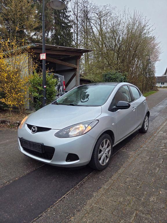 Gebraucht Mazda 2 Independence 86 PS (63 kW) 2009 Silber Kleinwagen