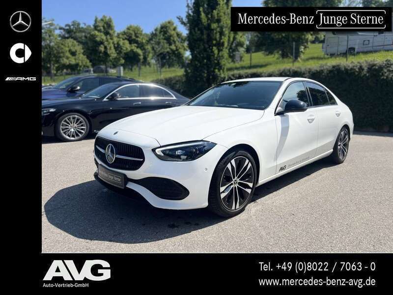 Polarweiß Gebraucht 2022 Mercedes C300 Night Limousine | 39.400 € (Fairer Preis) - Bild 1/4