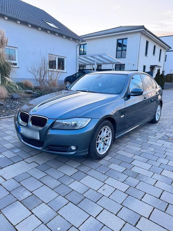 Grün Gebraucht 2009 BMW 318 Limousine | 5.800 € (Fairer Preis) - Bild 1/4