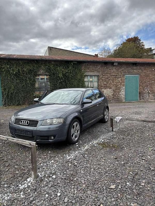 Gebraucht Audi A3 Ambiente 116 PS (85 kW) 2004 Grau Limousine