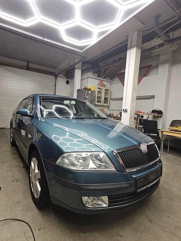 Grün Gebraucht 2006 Skoda Octavia Limousine | 1.800 € (Guter Preis) - Bild 1/4