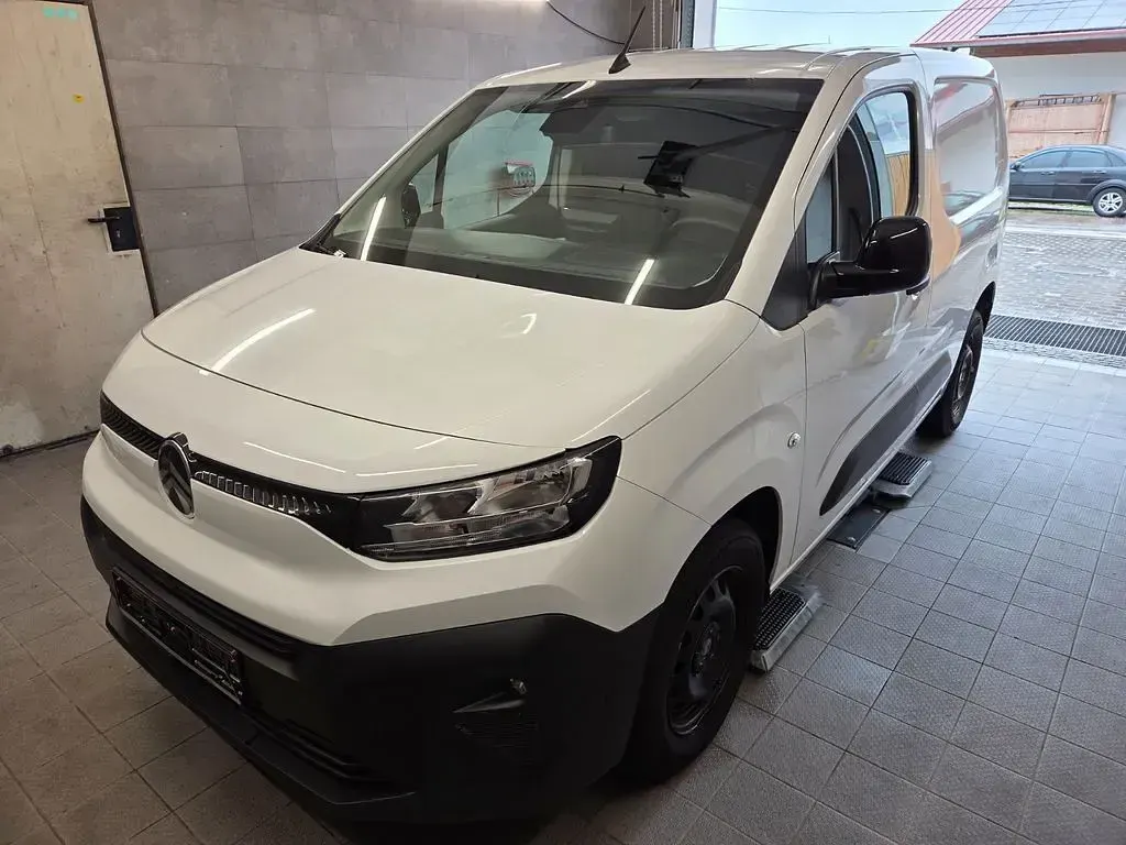 Gebraucht Citroën Berlingo 102 PS (75 kW) 2024 Weiß Van / Kleinbus