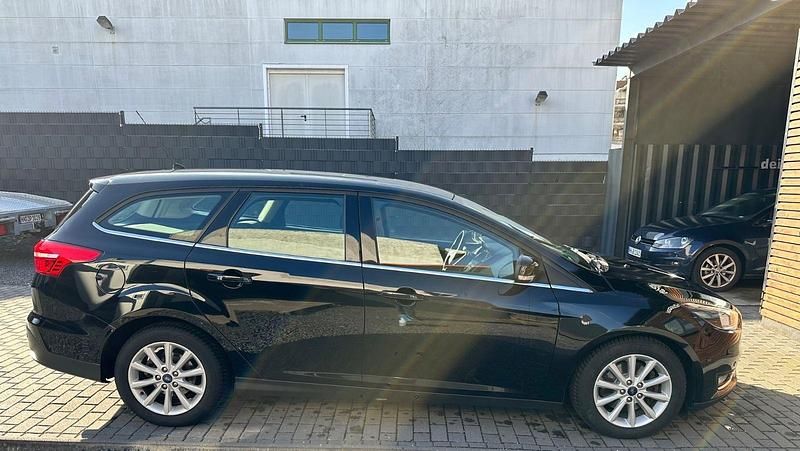Gebraucht Ford Focus Titanium 182 PS (133 kW) 2015 Schwarz Kombi