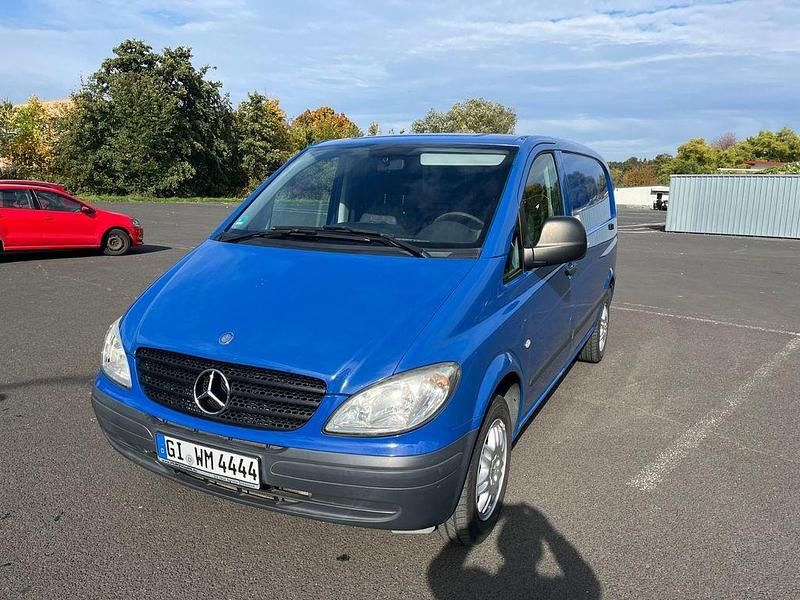 Blau Gebraucht 2008 Mercedes Vito Van / Kleinbus | 9.000 € (Teuer) - Bild 1/4