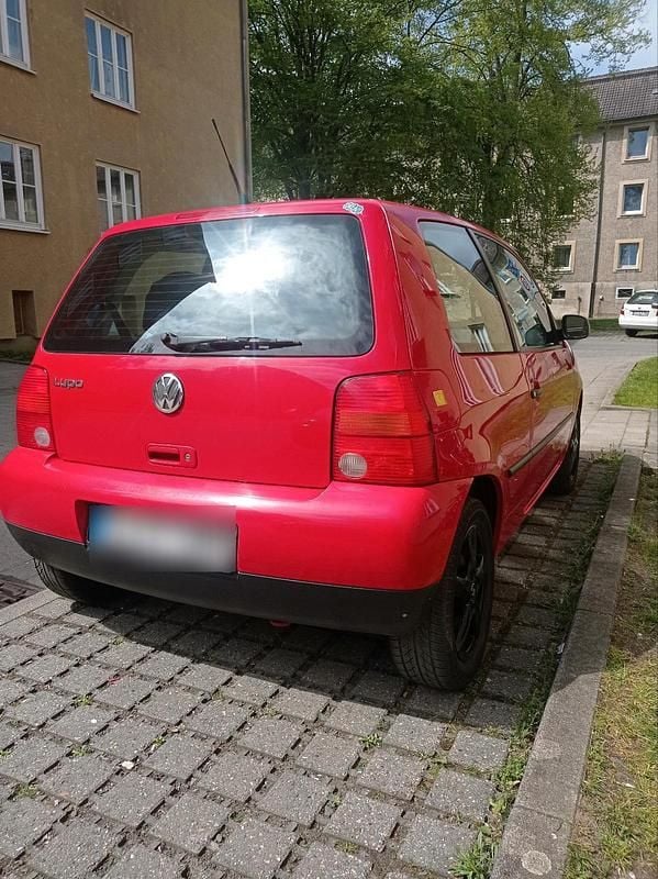 Second-hand VW Lupo 60 CP (44 kW) 2004 Roșu Hatchback
