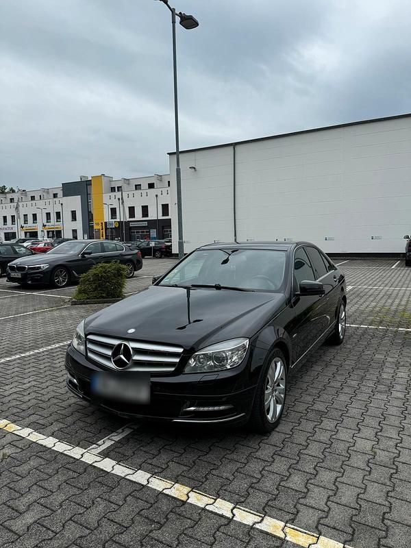 Gebraucht Mercedes C220 Avantgarde 170 PS (125 kW) 2011 Schwarz Limousine