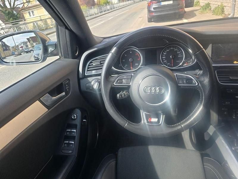 Gebraucht Audi A4 Sport 190 PS (139 kW) 2015 Grau Kombi