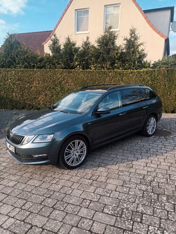 Gebraucht 2020 Skoda Octavia Soleil Kombi | 17.500 € (Superpreis) - Bild 1/4
