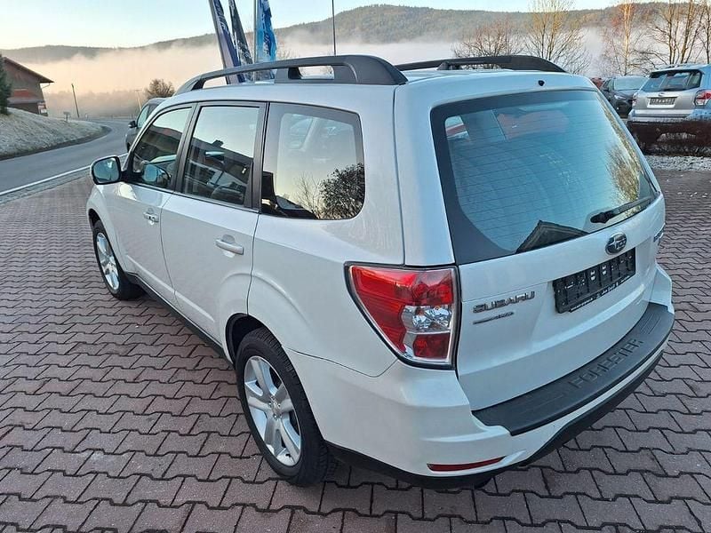 Gebraucht Subaru Forester Comfort 147 PS (108 kW) 2011 Weiss SUV
