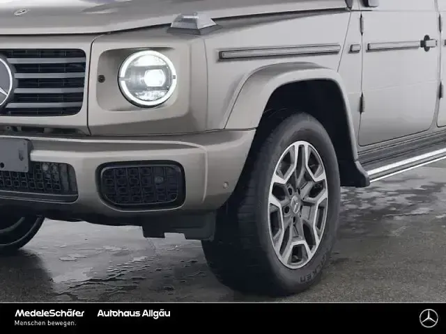 Gebraucht Mercedes G500 Exclusive 449 PS (330 kW) 2024 Manufaktur manganitgrau magno SUV