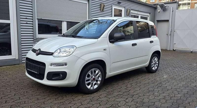Bianco divino/zenit/ghiaccio/g Gebraucht 2018 Fiat Panda More Kleinwagen | 6.490 € (Guter Preis) - Bild 1/4